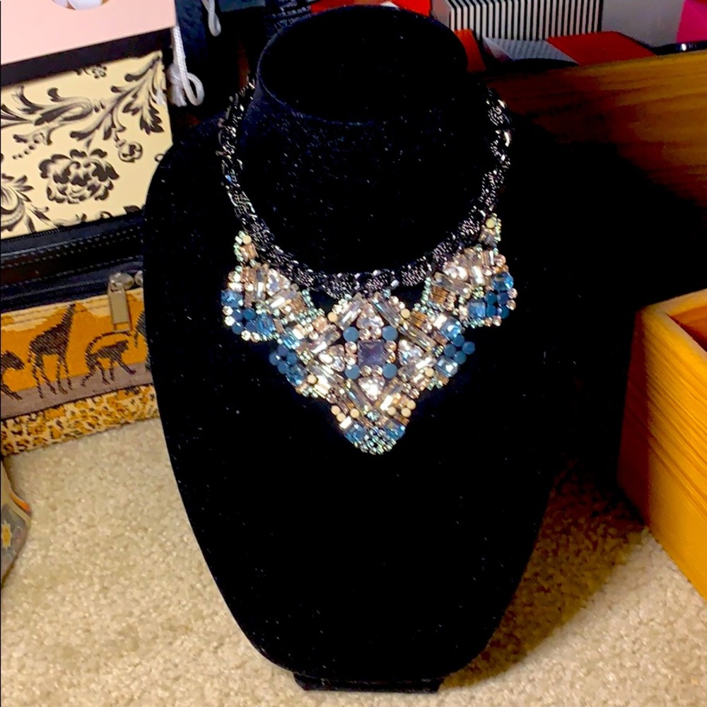 BCBG MAXAZRIA NECKLACE